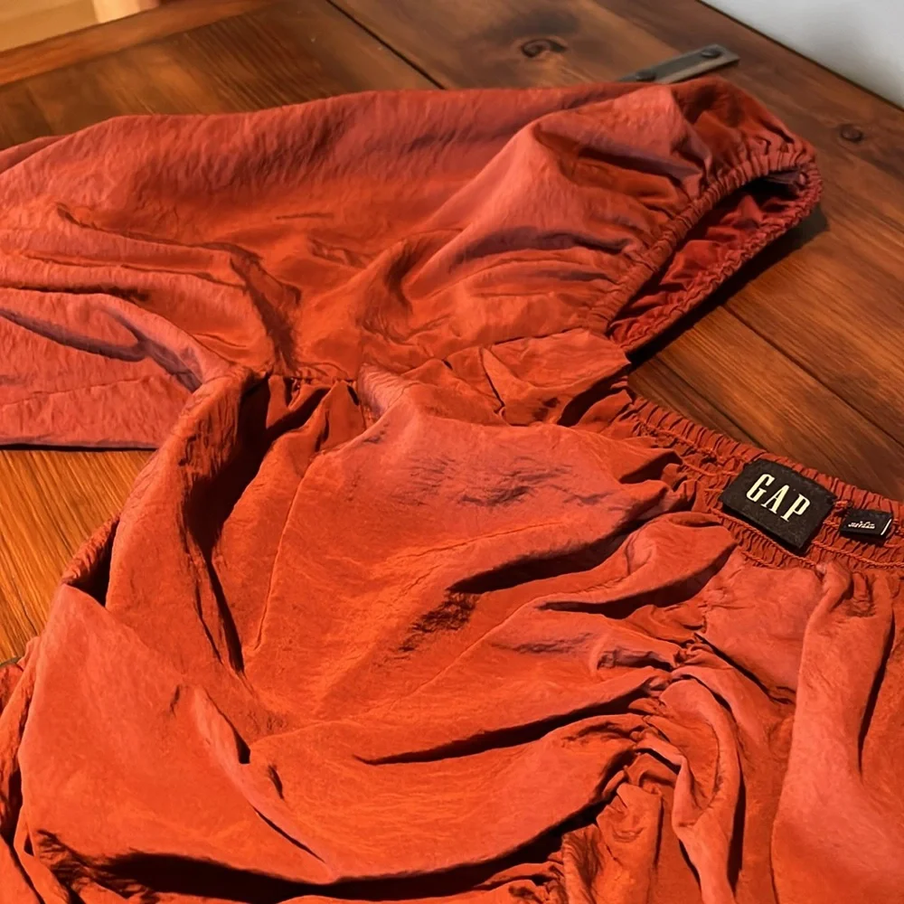 Rust Ruched Puff sleeves - Picture 4 of 4